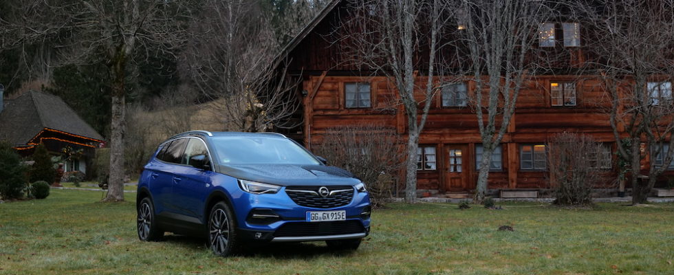 Fahrbericht: Opel Grandland X Hybrid4 – Automobil Club der Schweiz ACS